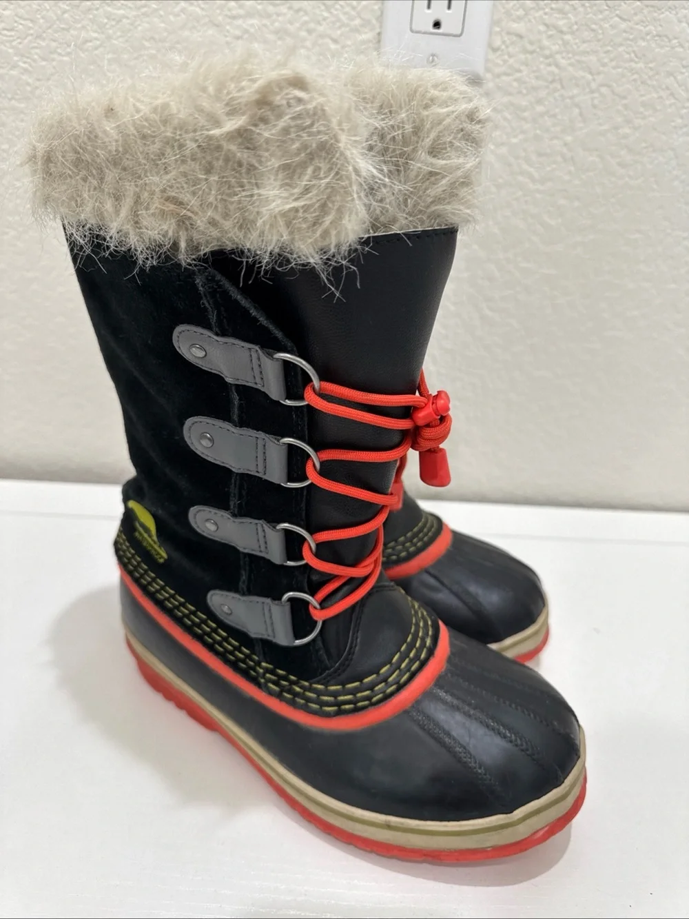 Sorel Youth Winter Boots Size 4 NY1858-011 Waterproof Faux Fur Snow Boots